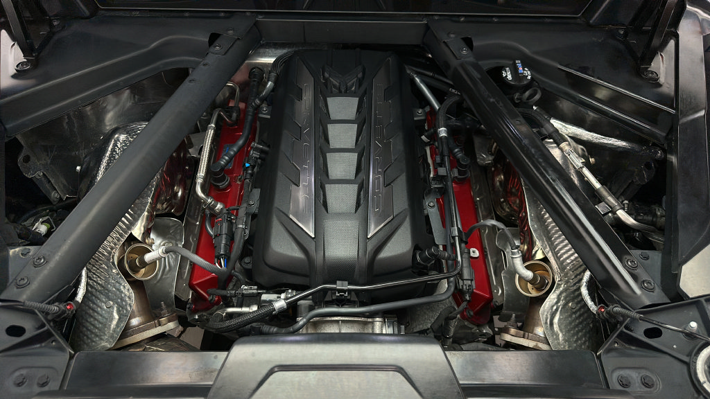 Used 2024 Chevrolet Corvette Stingray Preferred Cpe w/ Z51 Performance Package RWD image 28
