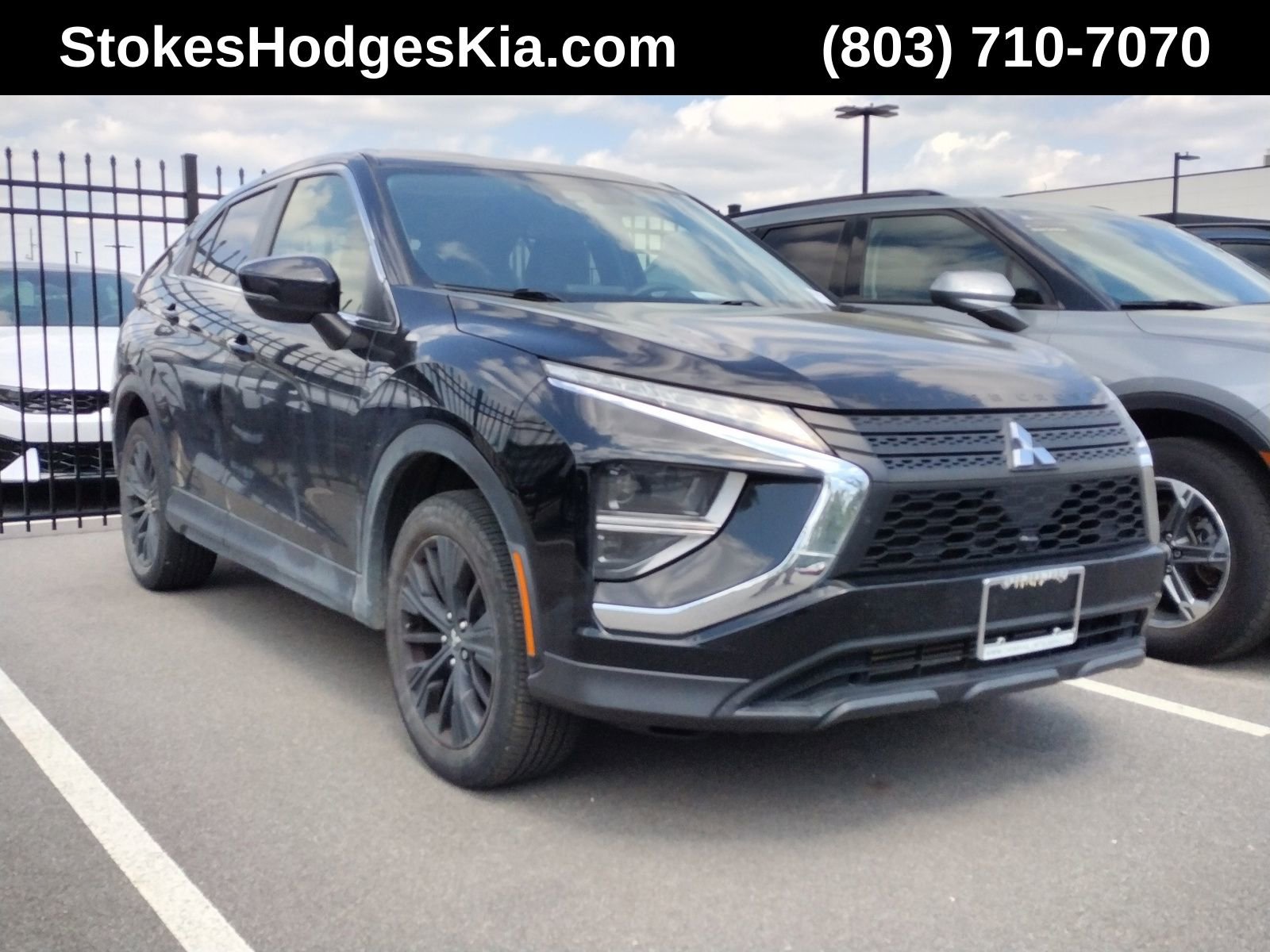 Used 2022 Mitsubishi Eclipse Cross LE image 1