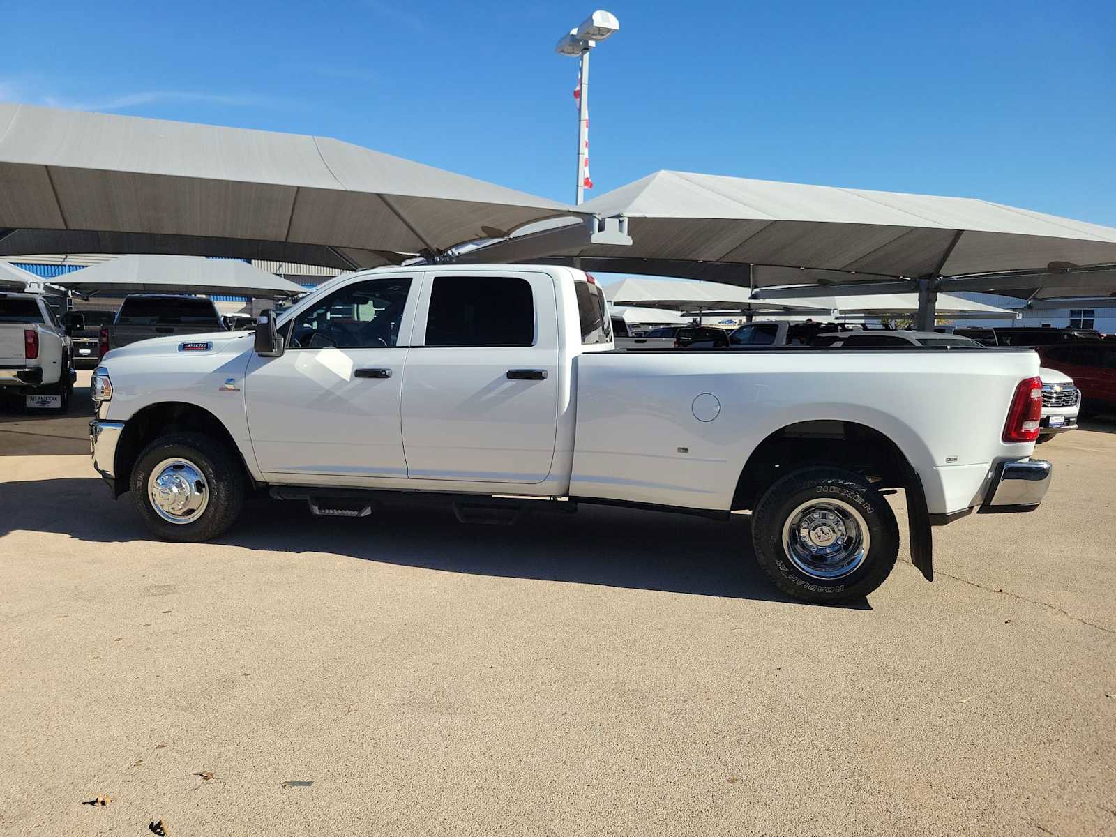 Used 2024 RAM 3500 Tradesman w/ Chrome Appearance Group image 3