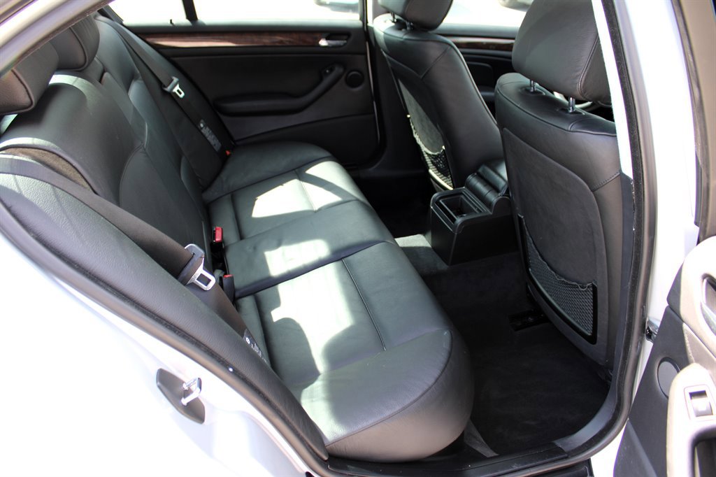 Used 2005 BMW 325i Sedan image 19