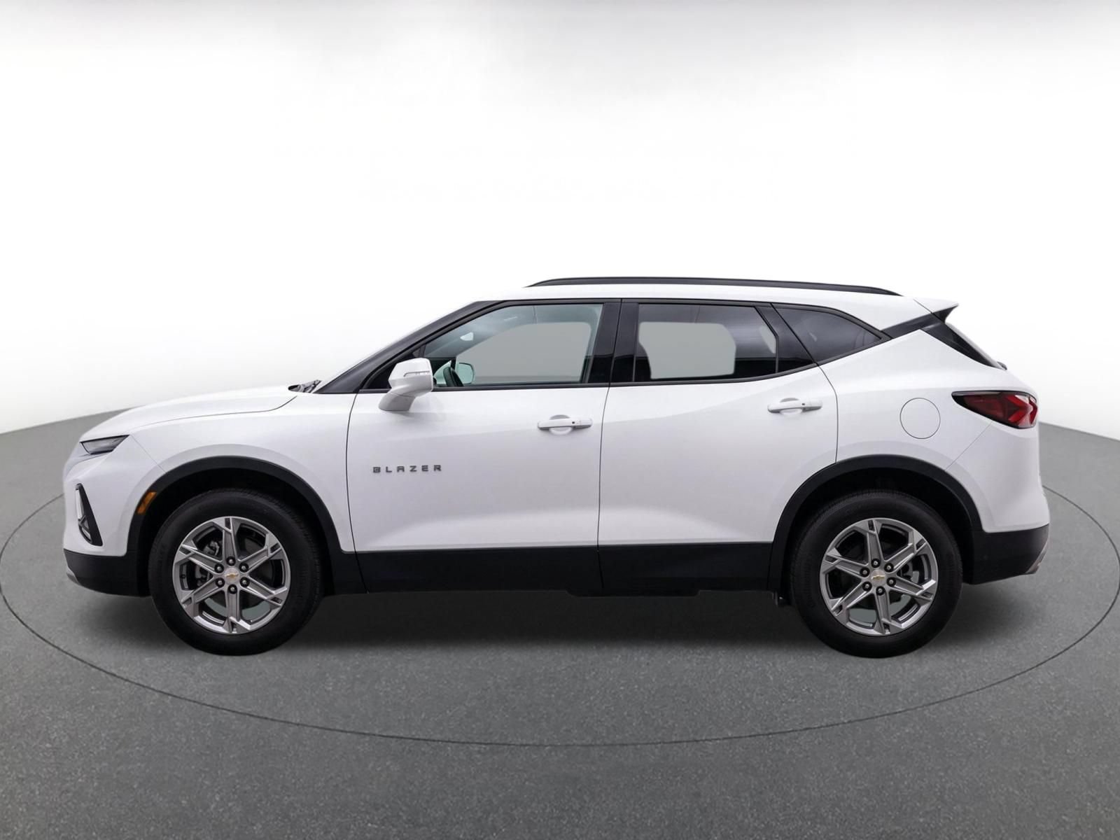 Used 2026 Chevrolet Blazer LT FWD image 4