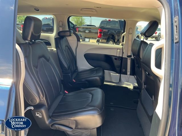Used 2023 Chrysler Pacifica Touring-L image 20