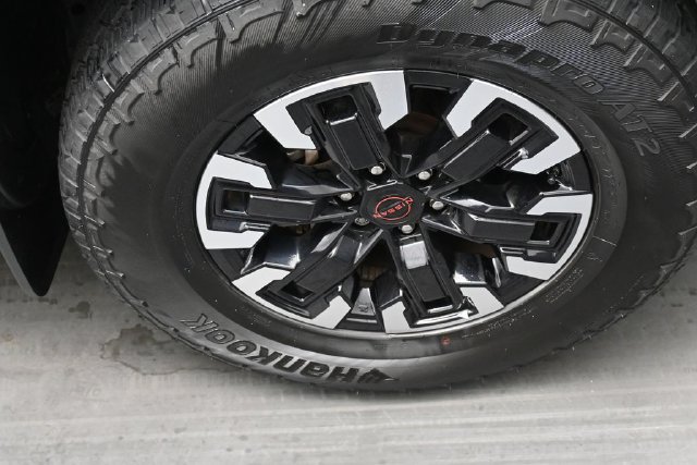 Used 2024 Nissan Frontier PRO-4X w/ Technology Package AWD/4WD image 34