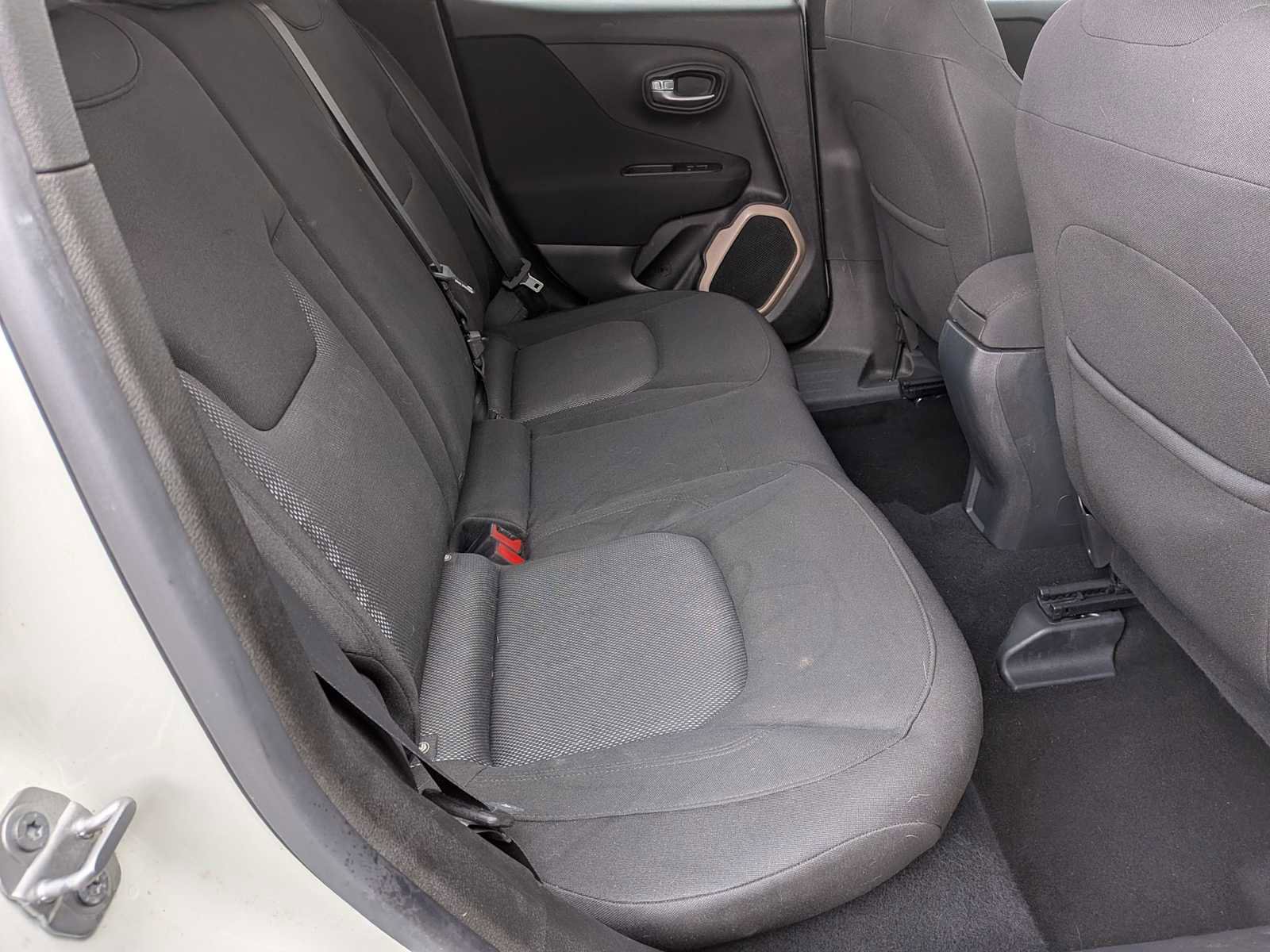 Used 2015 Jeep Renegade Latitude image 18