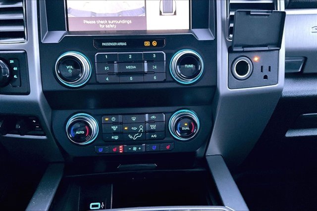 Used 2019 Ford F350 Platinum image 16