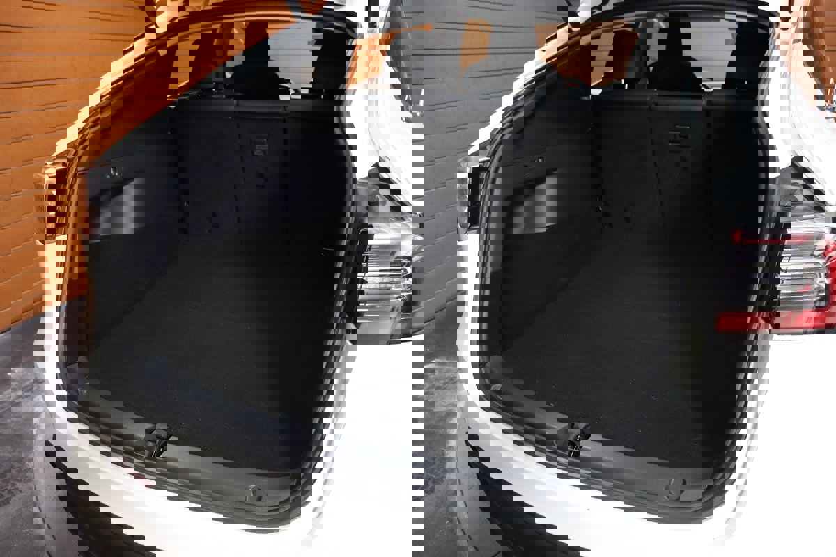 Used 2023 Tesla Model Y Long Range image 12