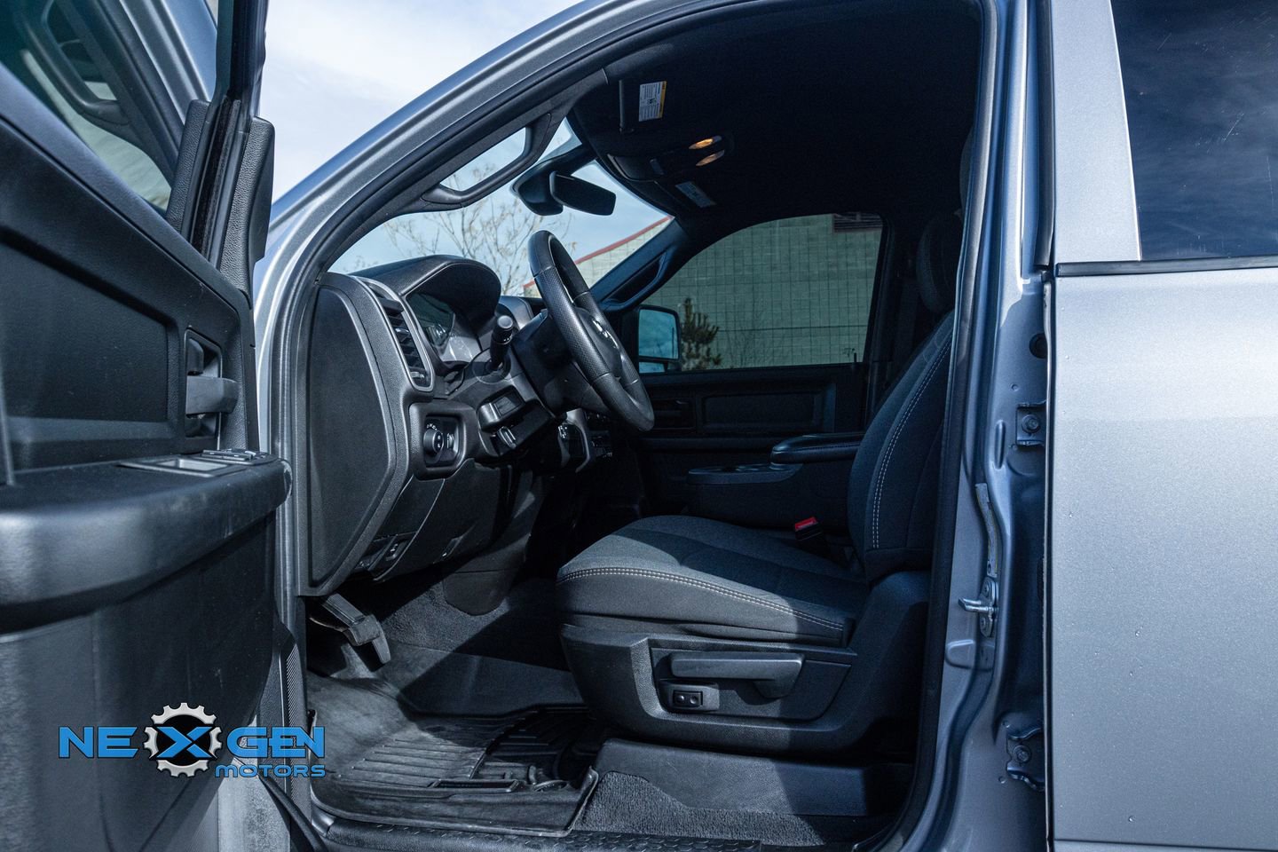 Used 2024 RAM 3500 Tradesman w/ Convenience Group image 12