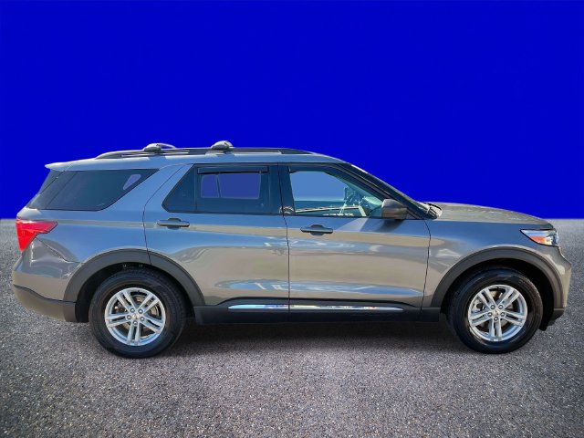 Used 2023 Ford Explorer XLT RWD image 2