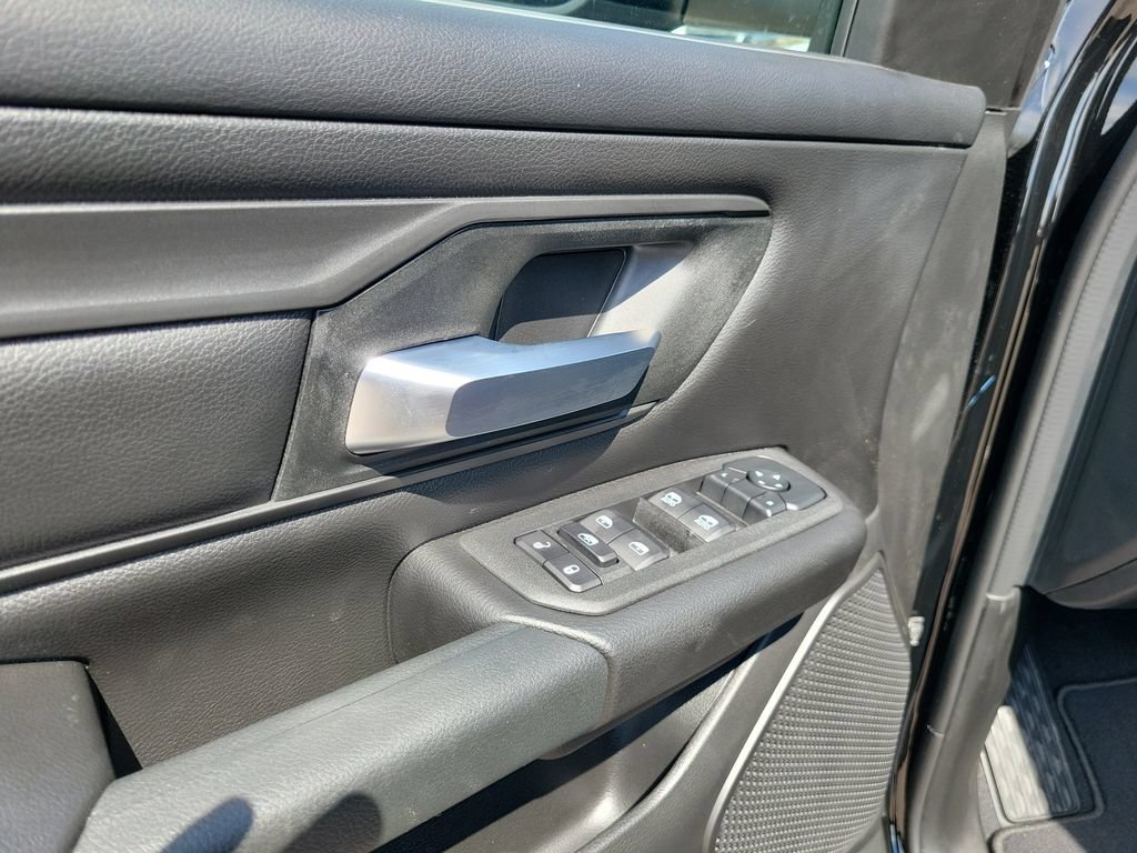 New 2026 RAM 1500 Express AWD/4WD image 14