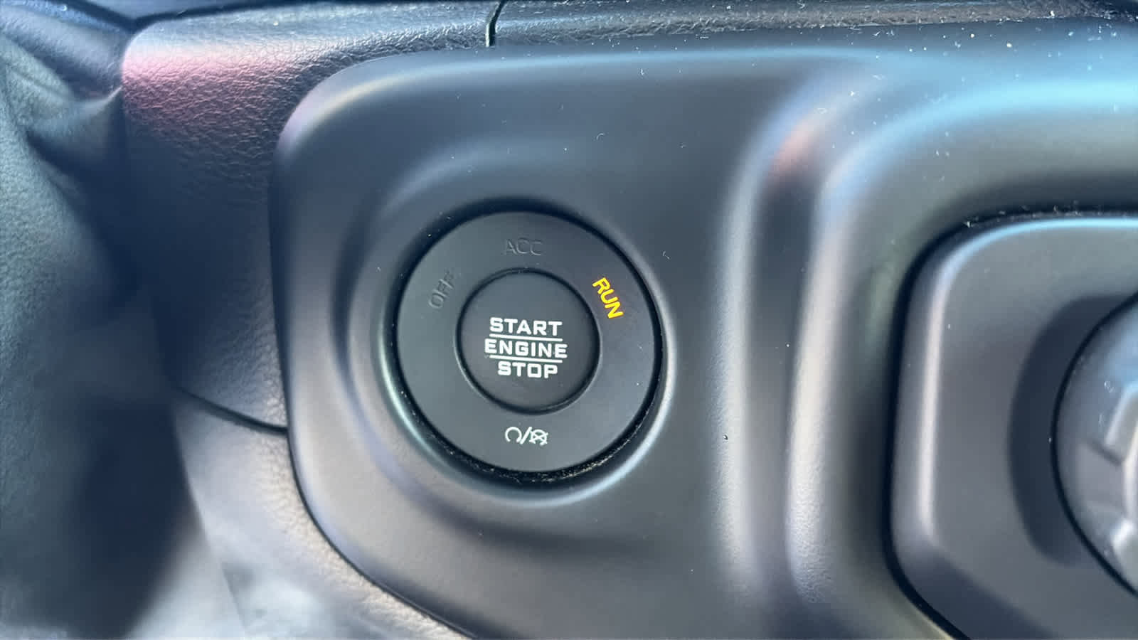 Used 2020 Jeep Wrangler Sport image 14