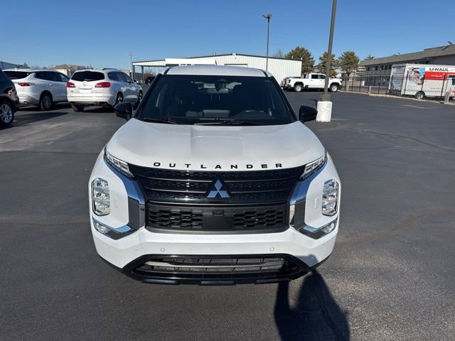 Used 2023 Mitsubishi Outlander SE image 10