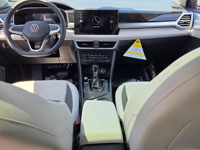 New 2026 Volkswagen Taos SE FWD image 8