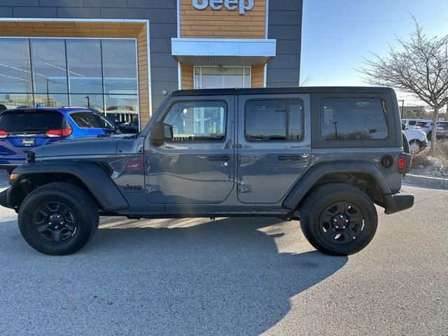 Used 2024 Jeep Wrangler Sport image 9