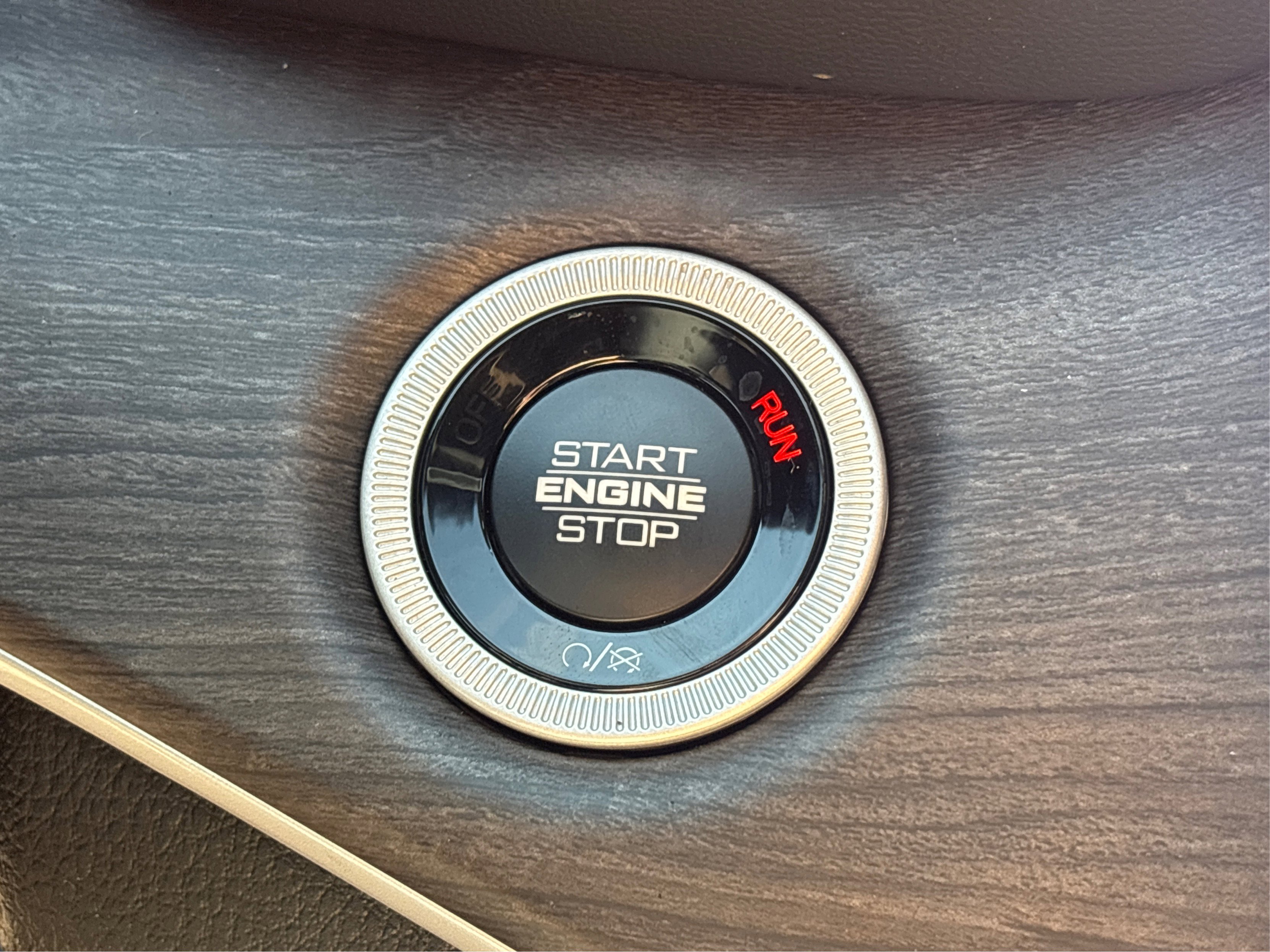 New 2025 Jeep Grand Cherokee Limited w/ Black Appearance Package image 43