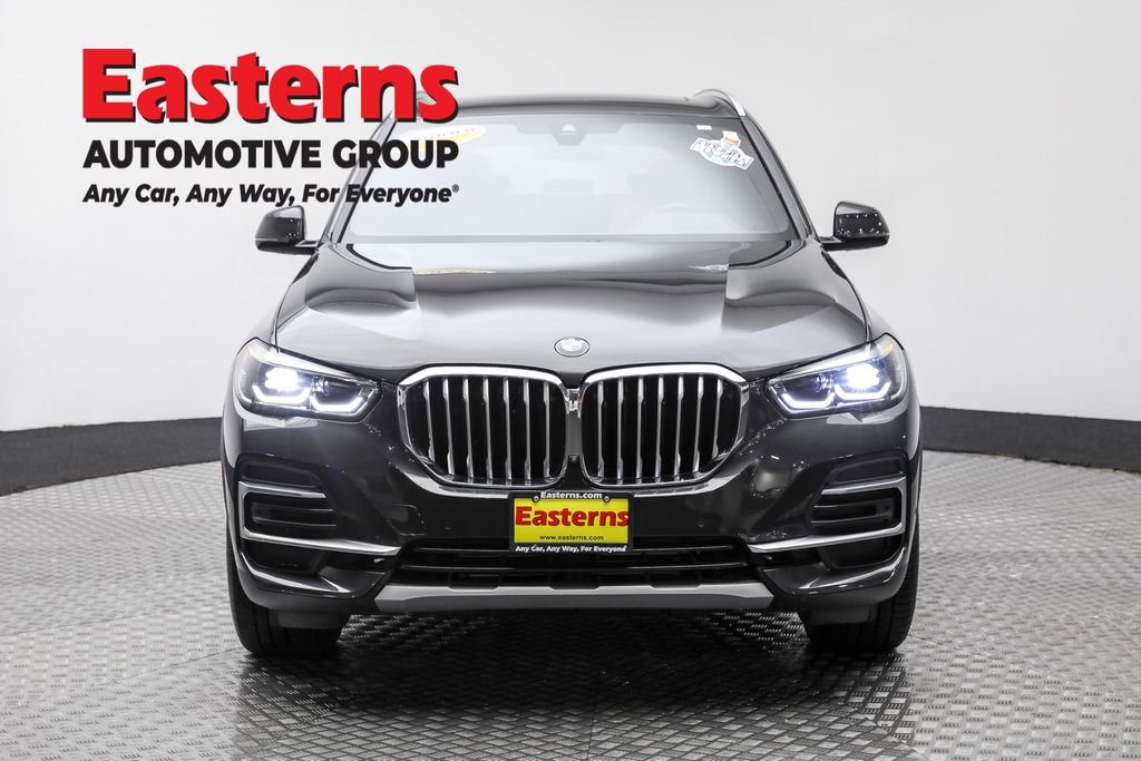 Used 2022 BMW X5 xDrive40i w/ Premium Package image 2