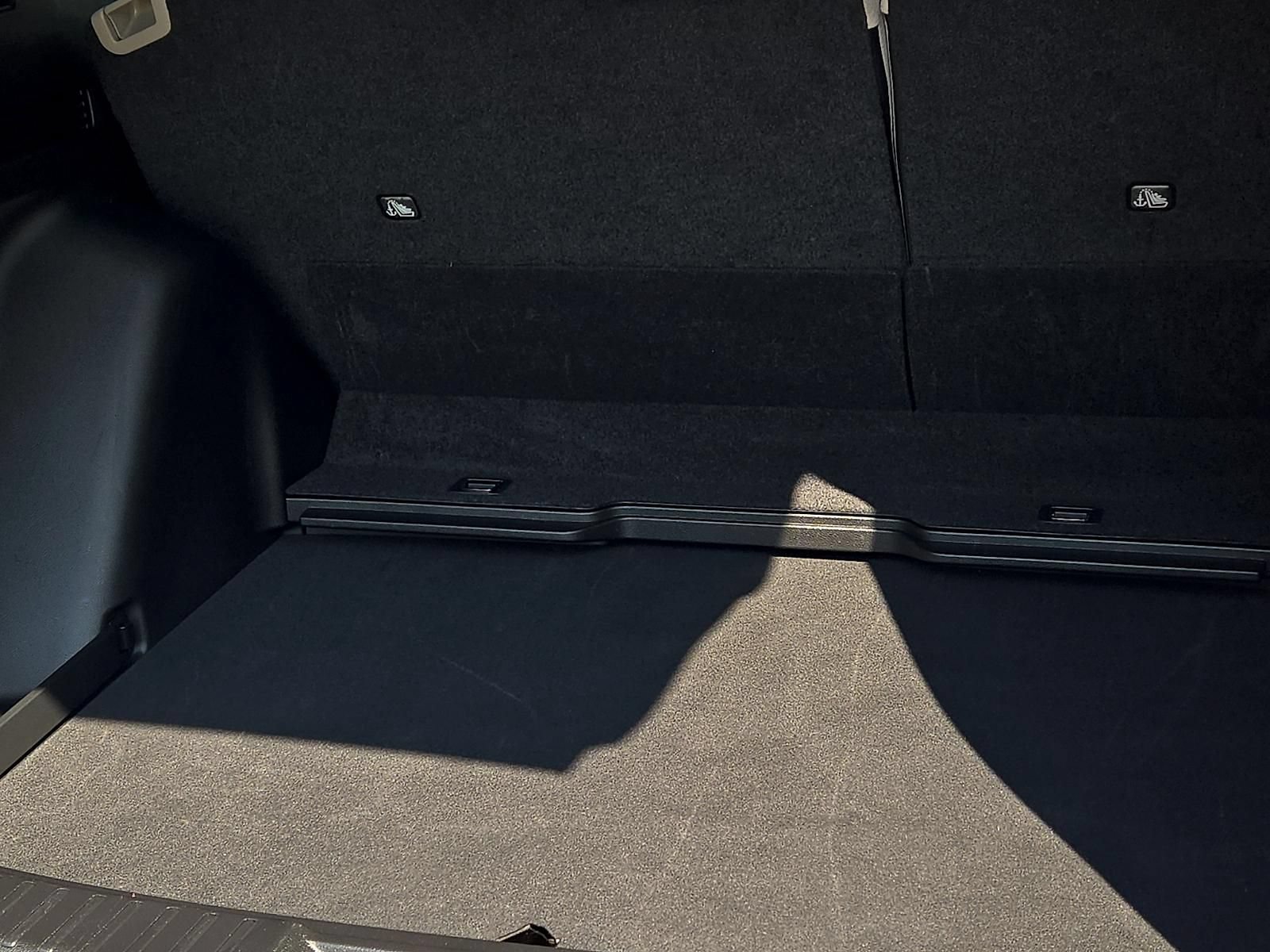 Used 2025 Honda CR-V EX-L image 9