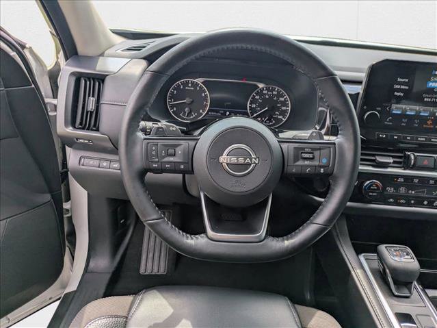 Used 2023 Nissan Pathfinder SL w/ Lighting Package (N92) image 12