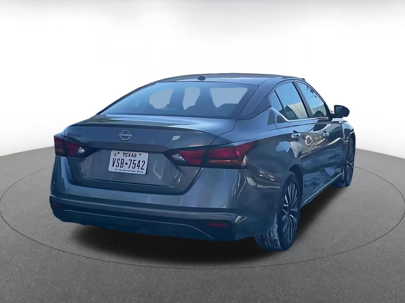 Used 2025 Nissan Altima 2.5 SV image 14