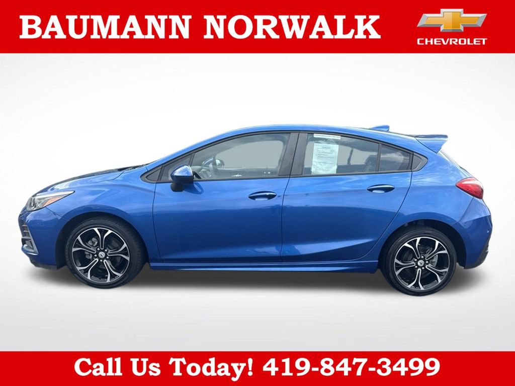 Used 2019 Chevrolet Cruze LT w/ Convenience Package FWD image 4