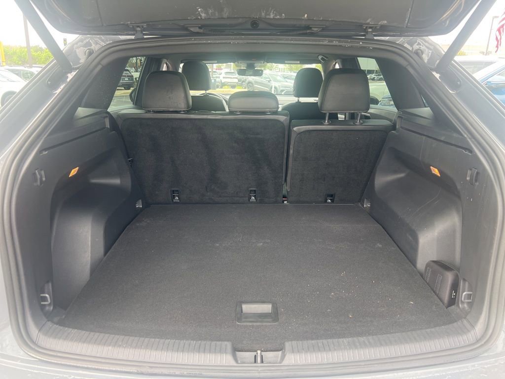 Used 2022 Volkswagen Atlas Cross Sport SEL R-Line AWD/4WD image 20