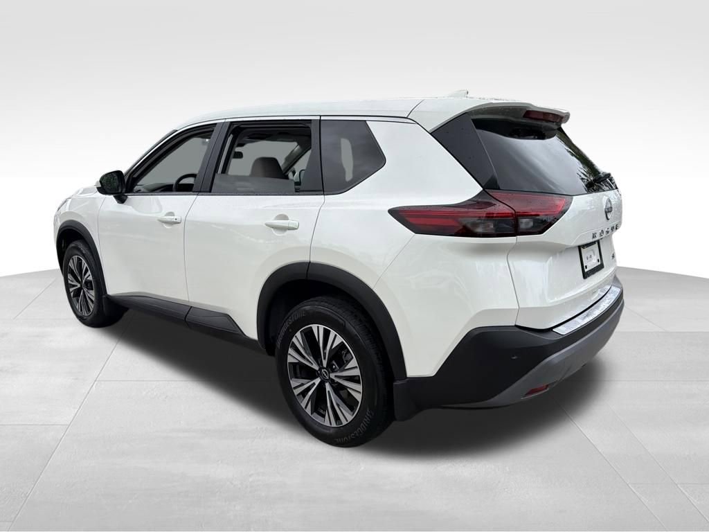 Used 2023 Nissan Rogue SV image 5