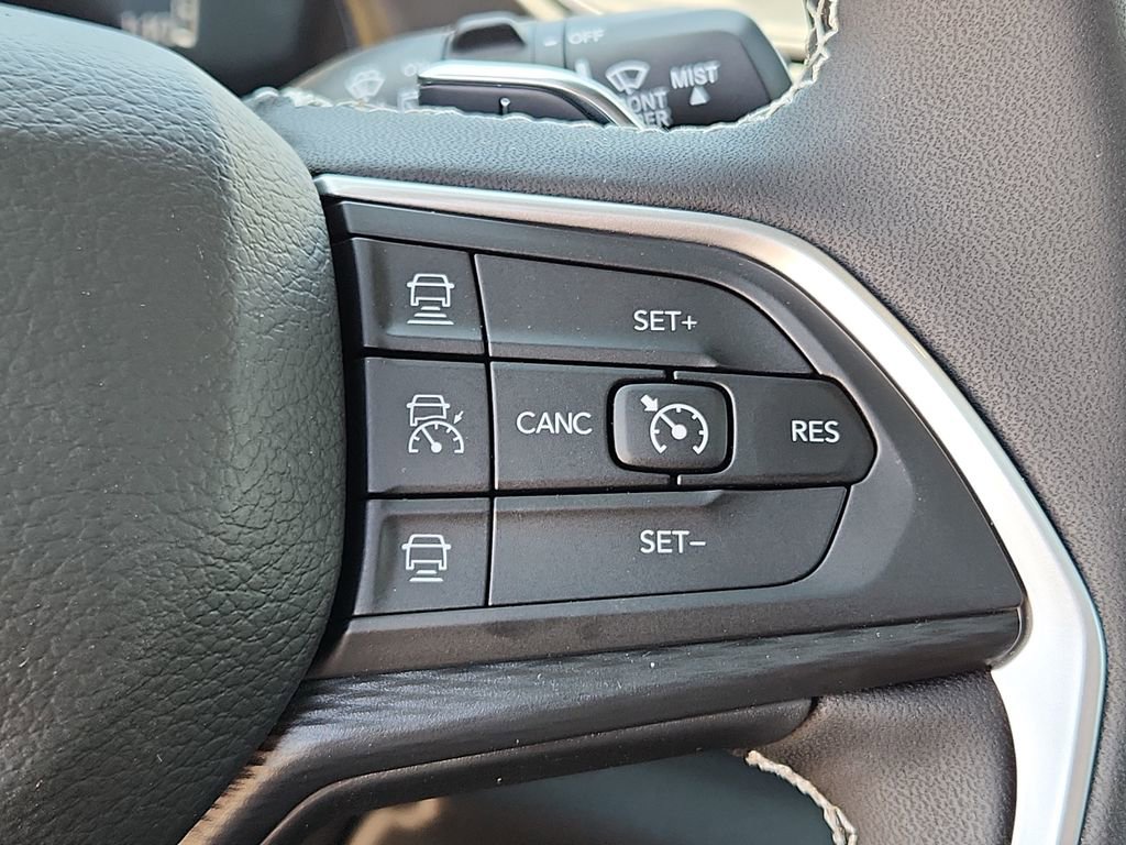 New 2025 Jeep Grand Cherokee L Laredo image 23