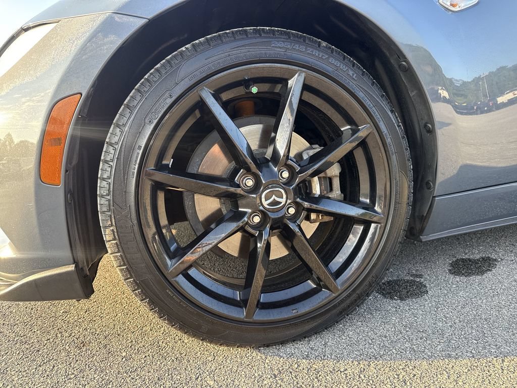 Used 2021 MAZDA MX-5 Miata Club RWD image 8