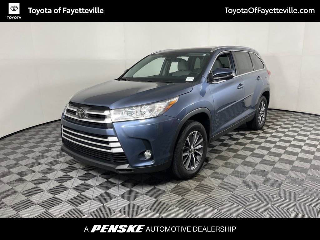 Used 2019 Toyota Highlander XLE FWD image 1