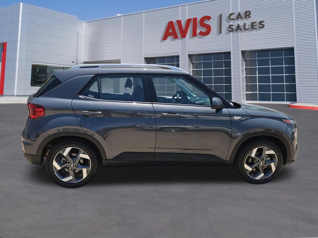 Used 2025 Hyundai Venue SEL FWD image 7