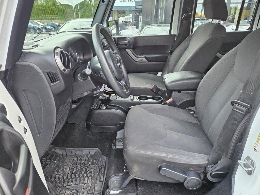 Used 2016 Jeep Wrangler Unlimited Sport AWD/4WD image 12