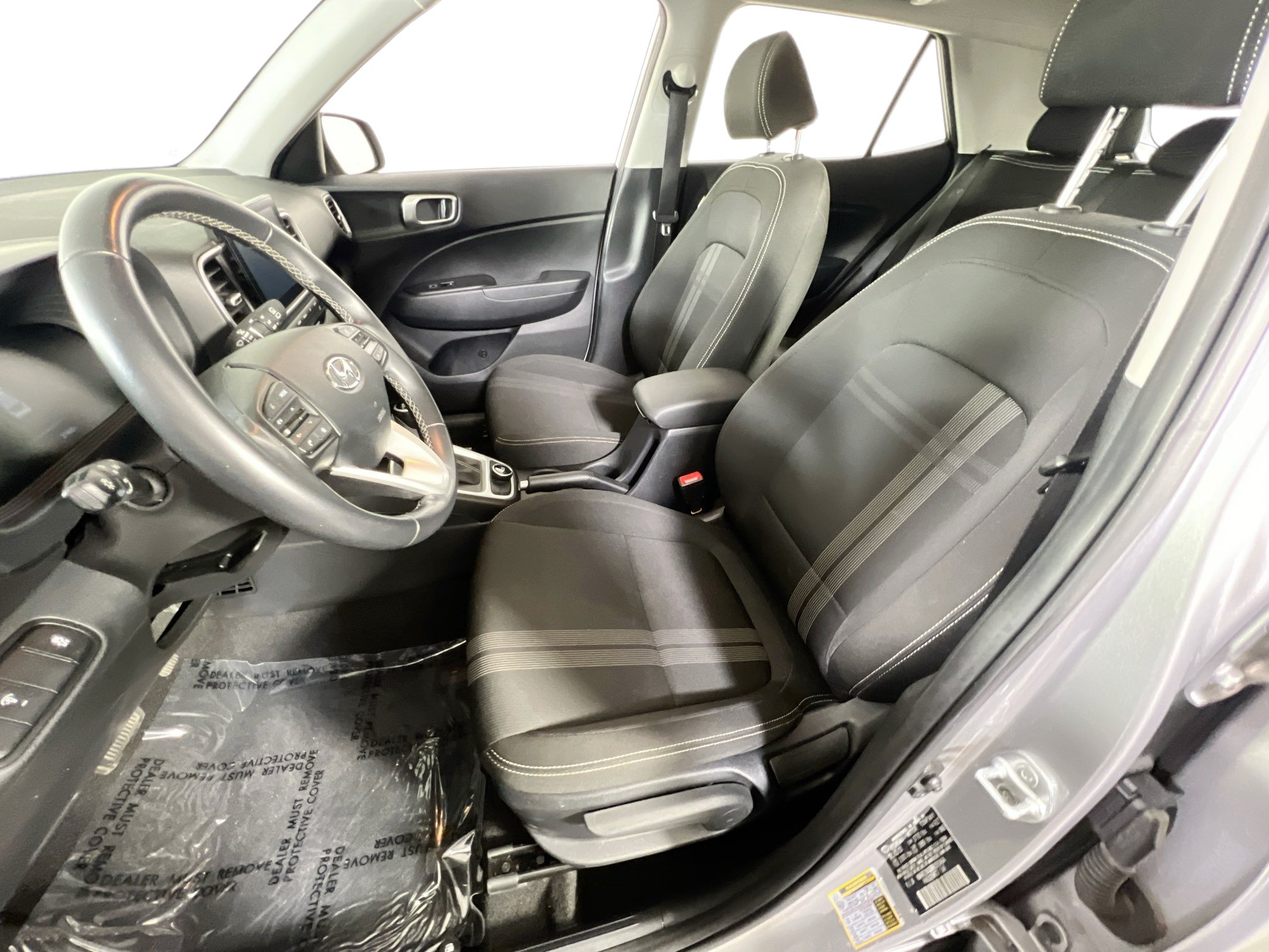 Used 2024 Hyundai Venue SEL FWD image 19