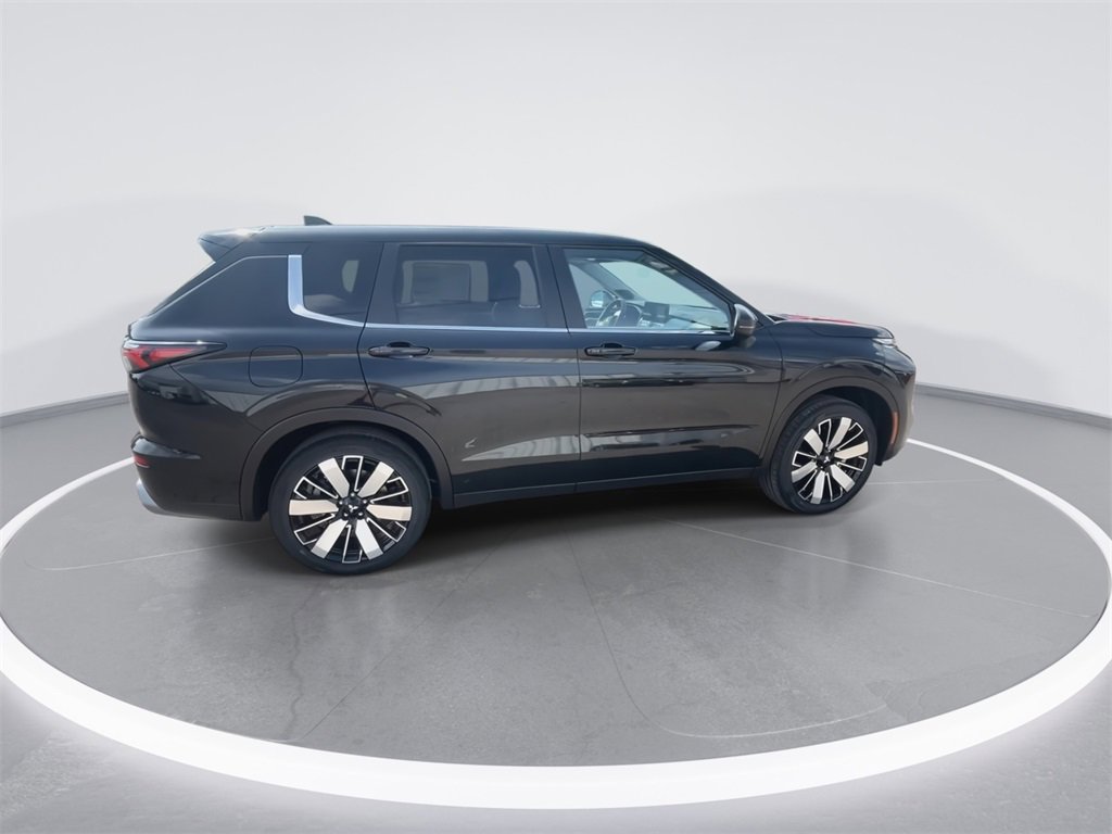 New 2025 Mitsubishi Outlander SE image 9