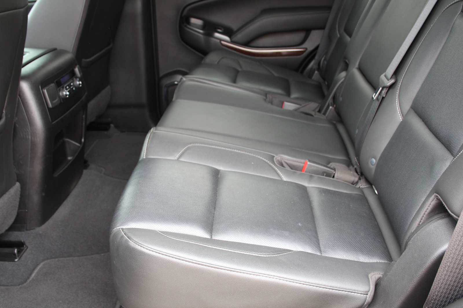 Used 2019 GMC Yukon SLT RWD image 24