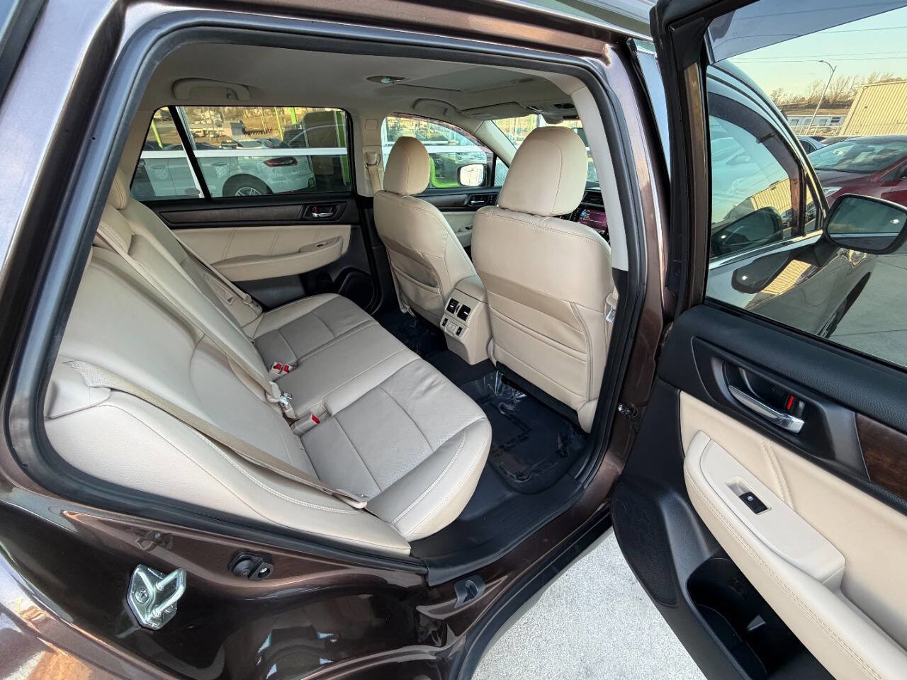 Used 2019 Subaru Outback 2.5i Limited w/ Popular Package #2 image 17