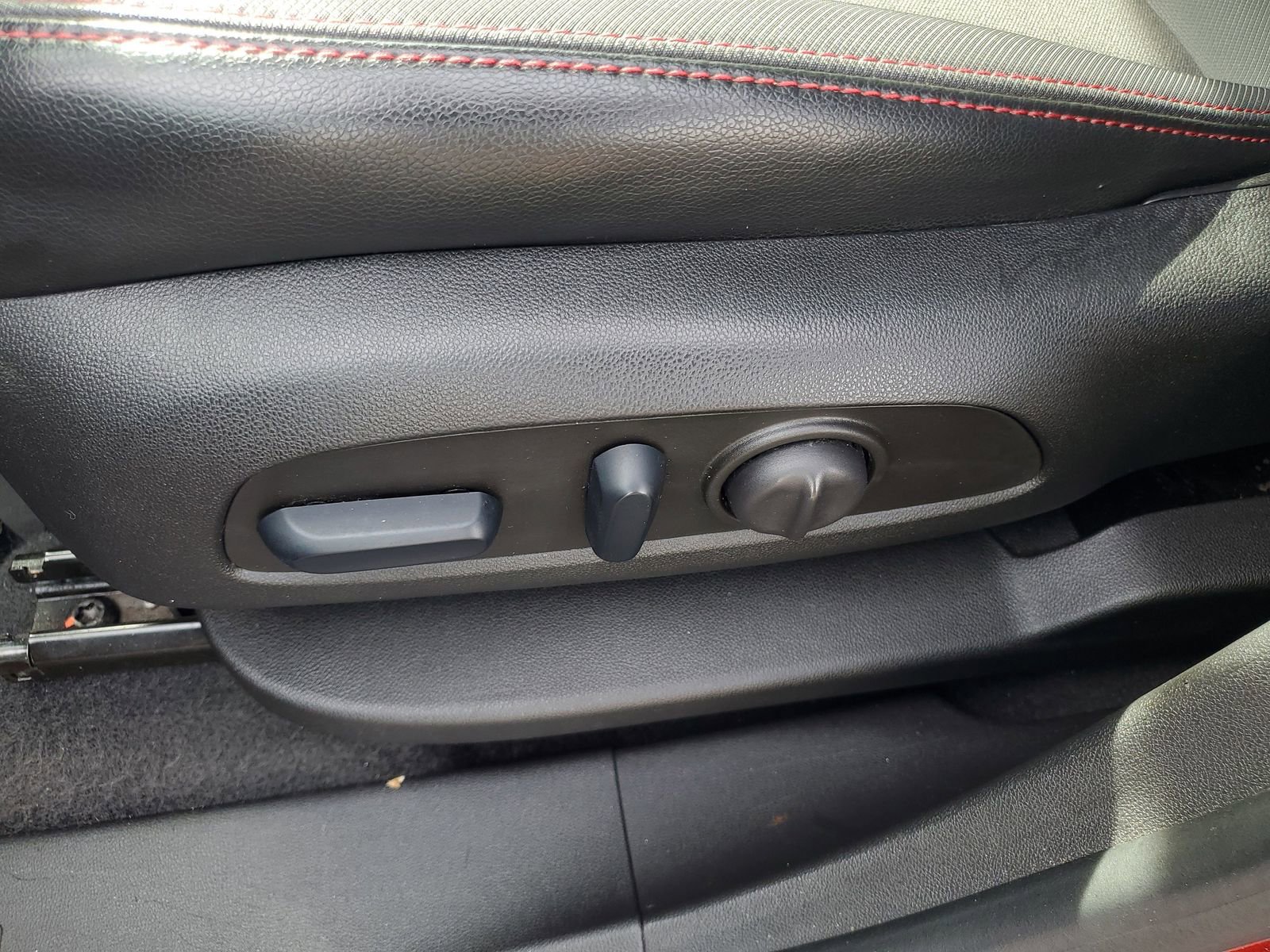 Used 2023 Chevrolet Equinox RS FWD image 7