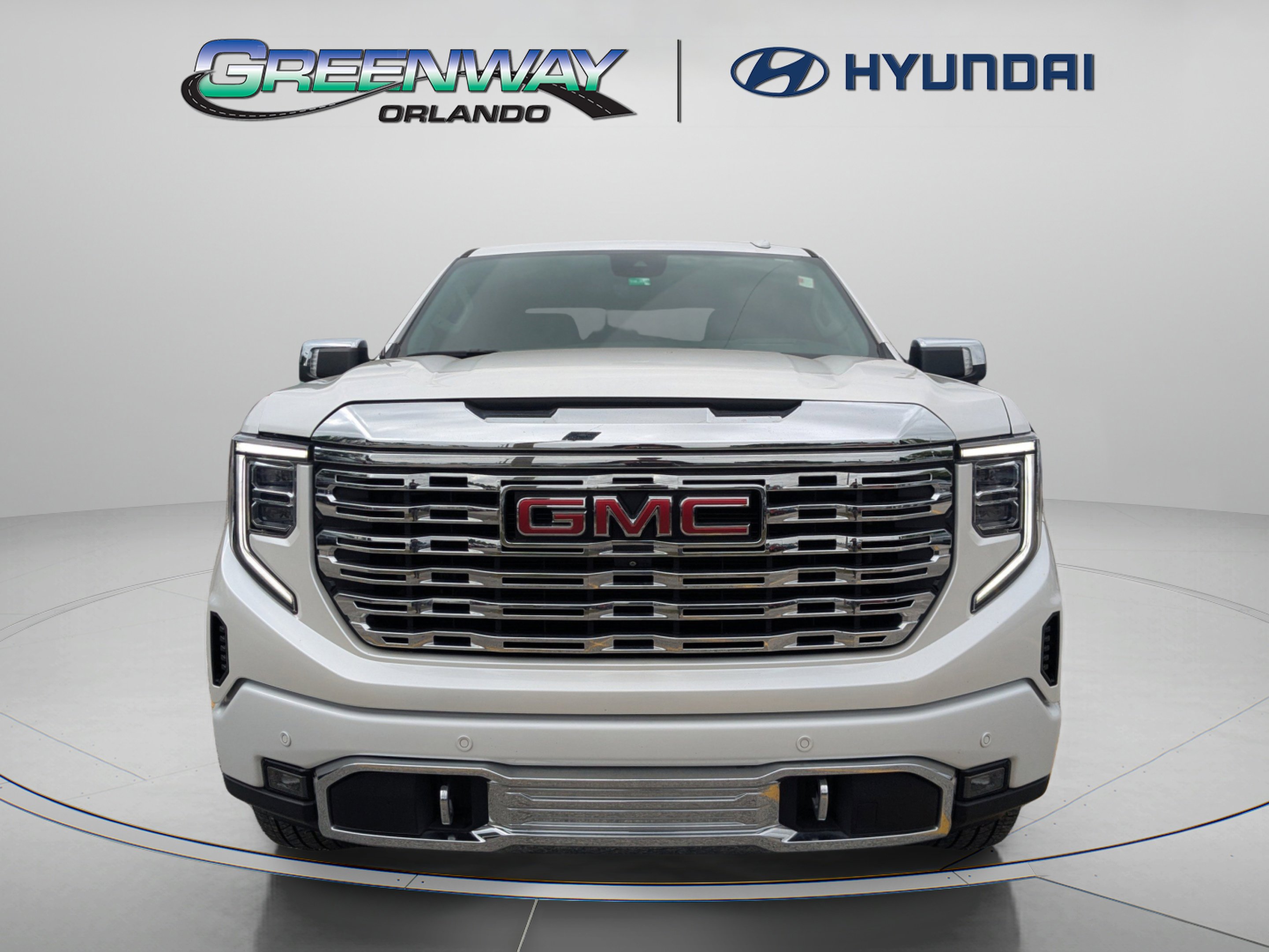 Used 2022 GMC Sierra 1500 Denali w/ Denali Reserve Package AWD/4WD image 3
