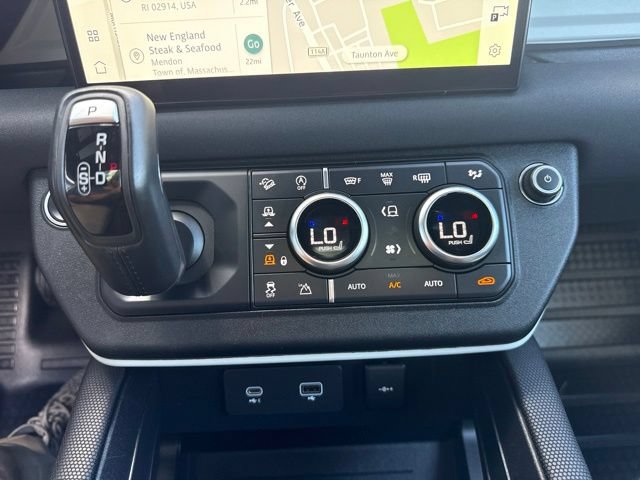 Used 2022 Land Rover Defender 110 X-Dynamic SE AWD/4WD image 19
