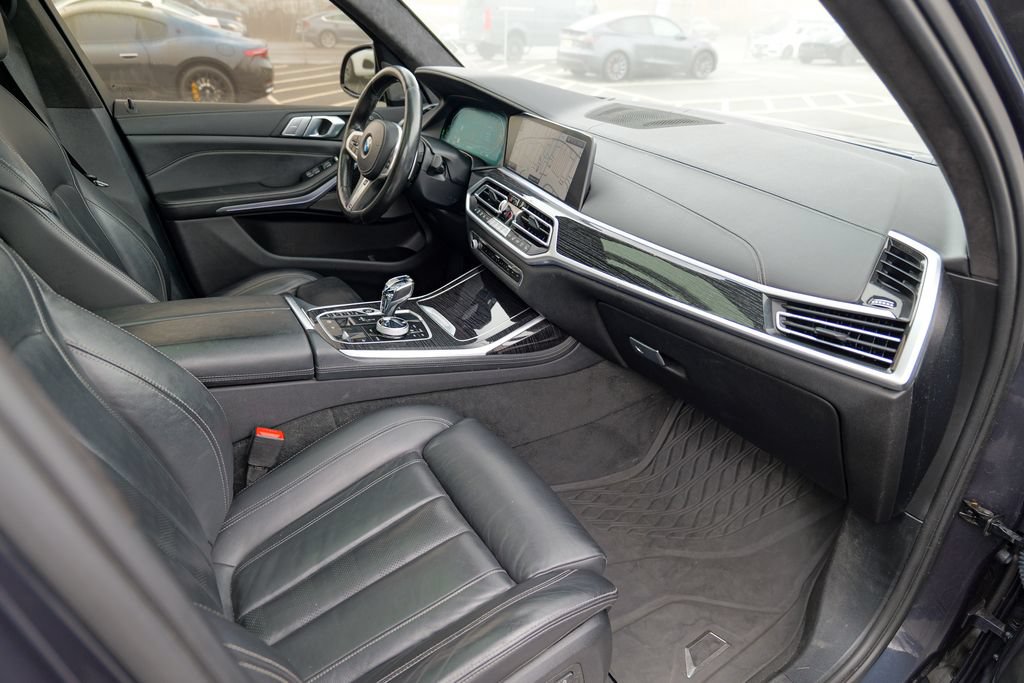 Used 2021 BMW X7 xDrive40i w/ M Sport Package AWD/4WD image 41