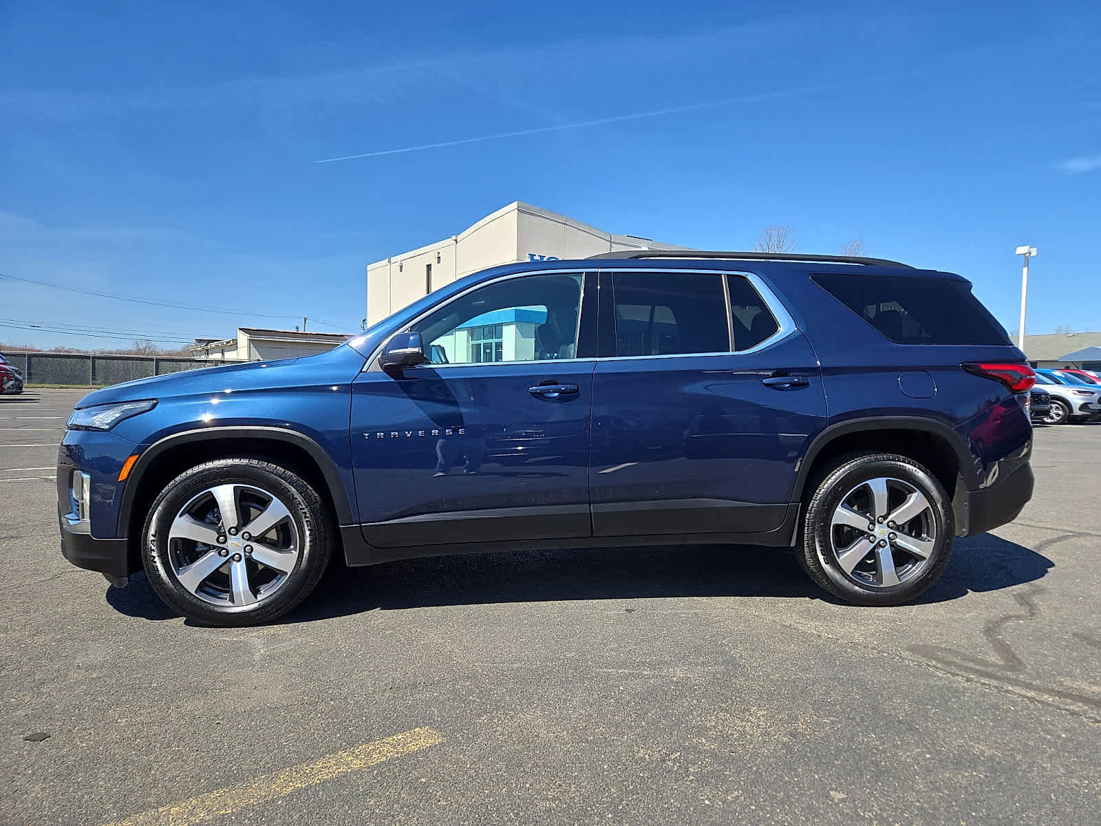 Used 2023 Chevrolet Traverse LT w/ LT Premium Package image 8