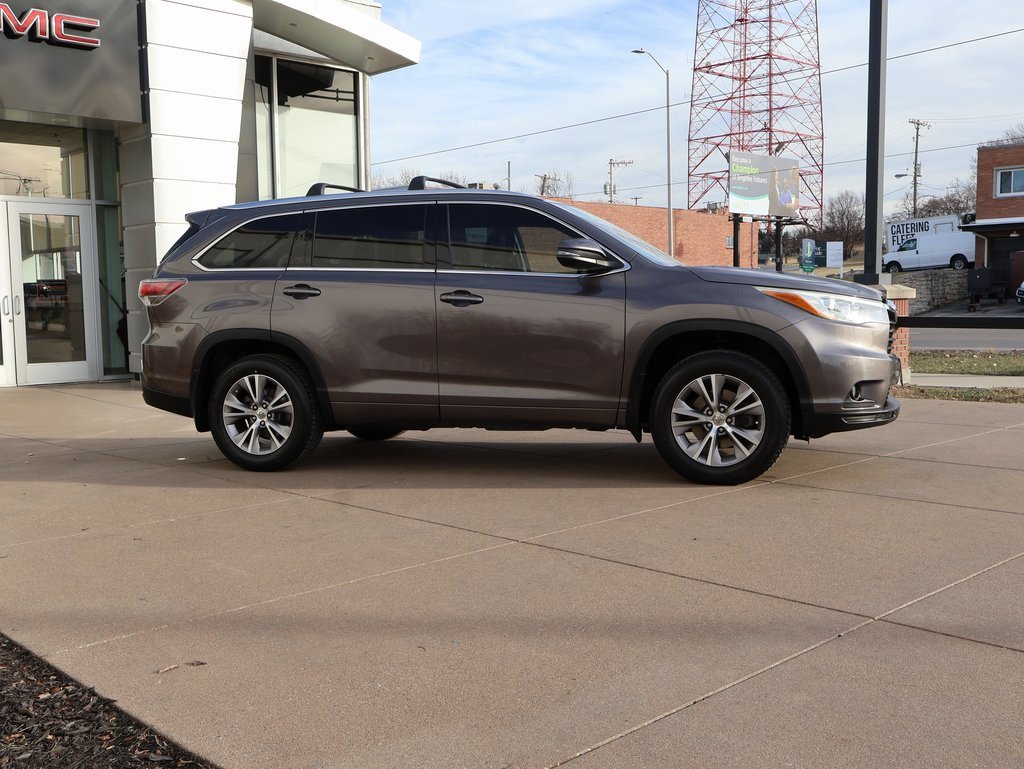 Used 2015 Toyota Highlander XLE image 9