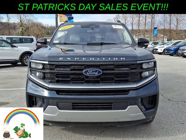 Used 2025 Ford Expedition Max Platinum w/ Driver's Package image 3