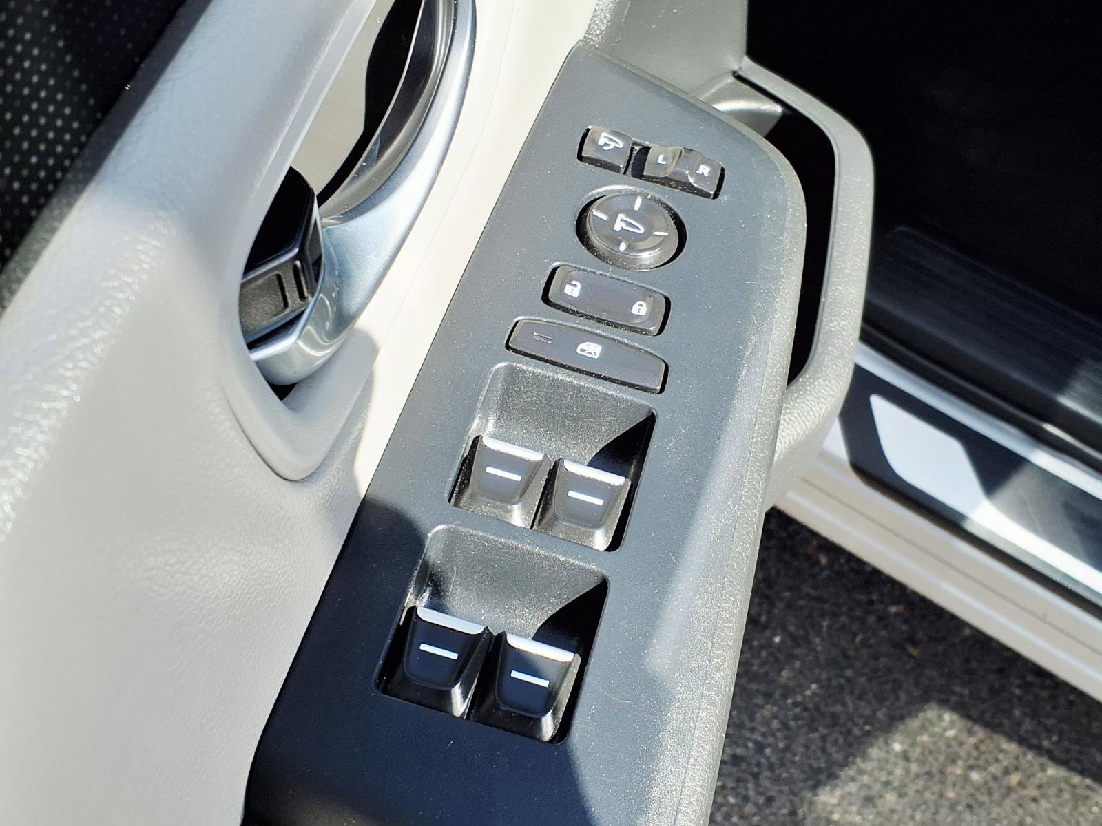 Used 2024 Honda Pilot Elite image 23