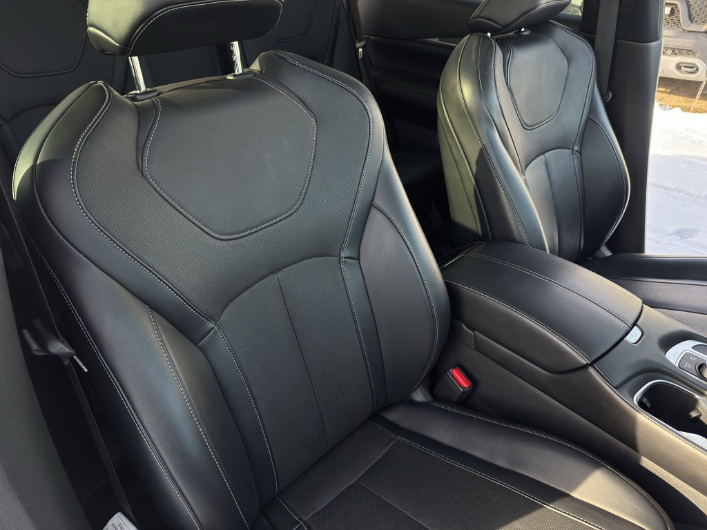 Used 2023 INFINITI QX60 Luxe image 40