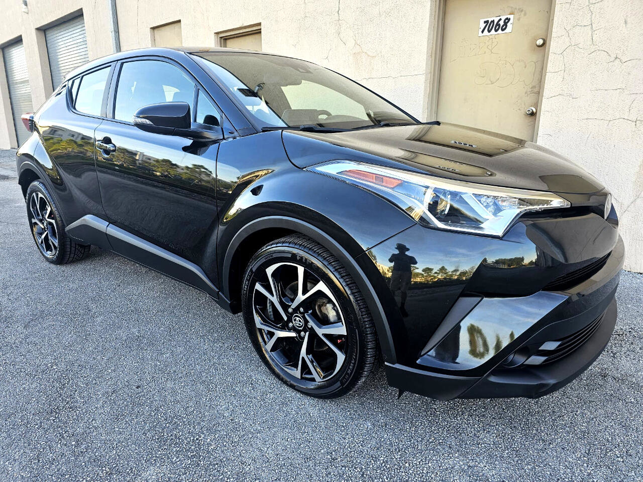 Used 2019 Toyota C-HR Limited image 3
