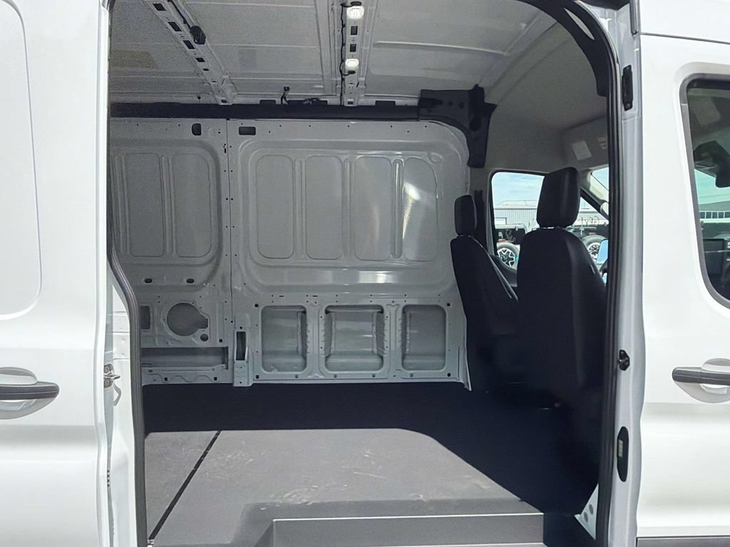 New 2026 Ford Transit 250 148 Medium Roof RWD image 23
