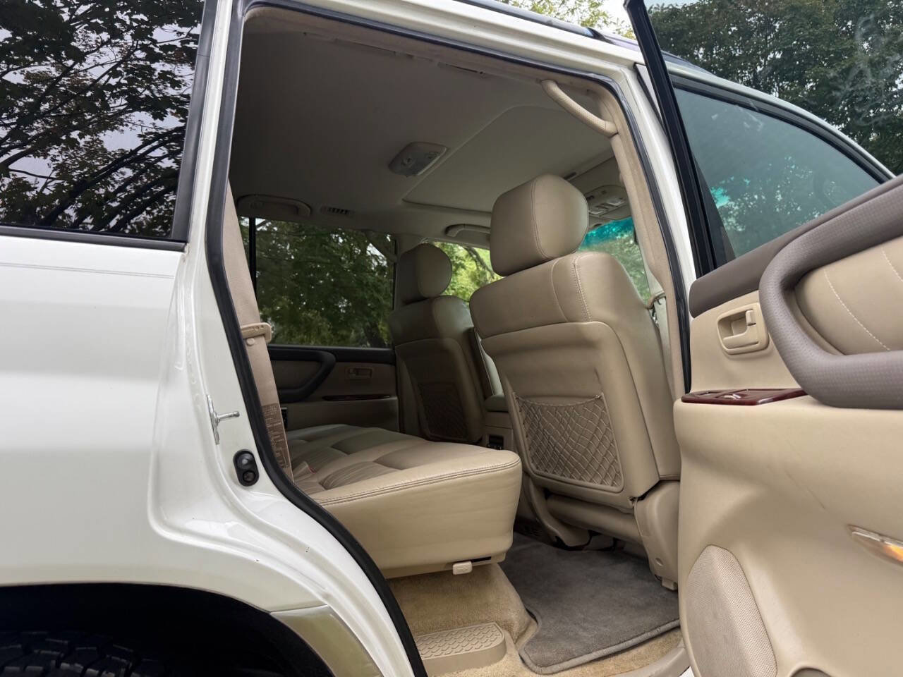 Used 2004 Toyota Land Cruiser image 56