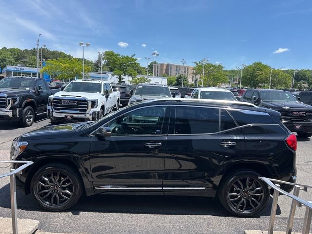 Used 2023 GMC Terrain Denali w/ Black Diamond Edition AWD/4WD image 6