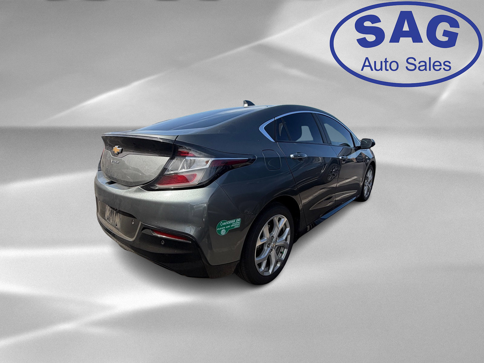 Used 2016 Chevrolet Volt Premier w/ Driver Confidence Package image 3