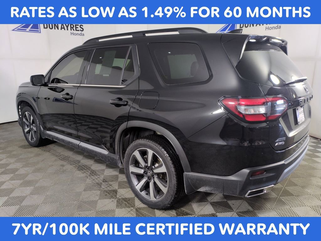 Certified 2024 Honda Pilot Touring image 3