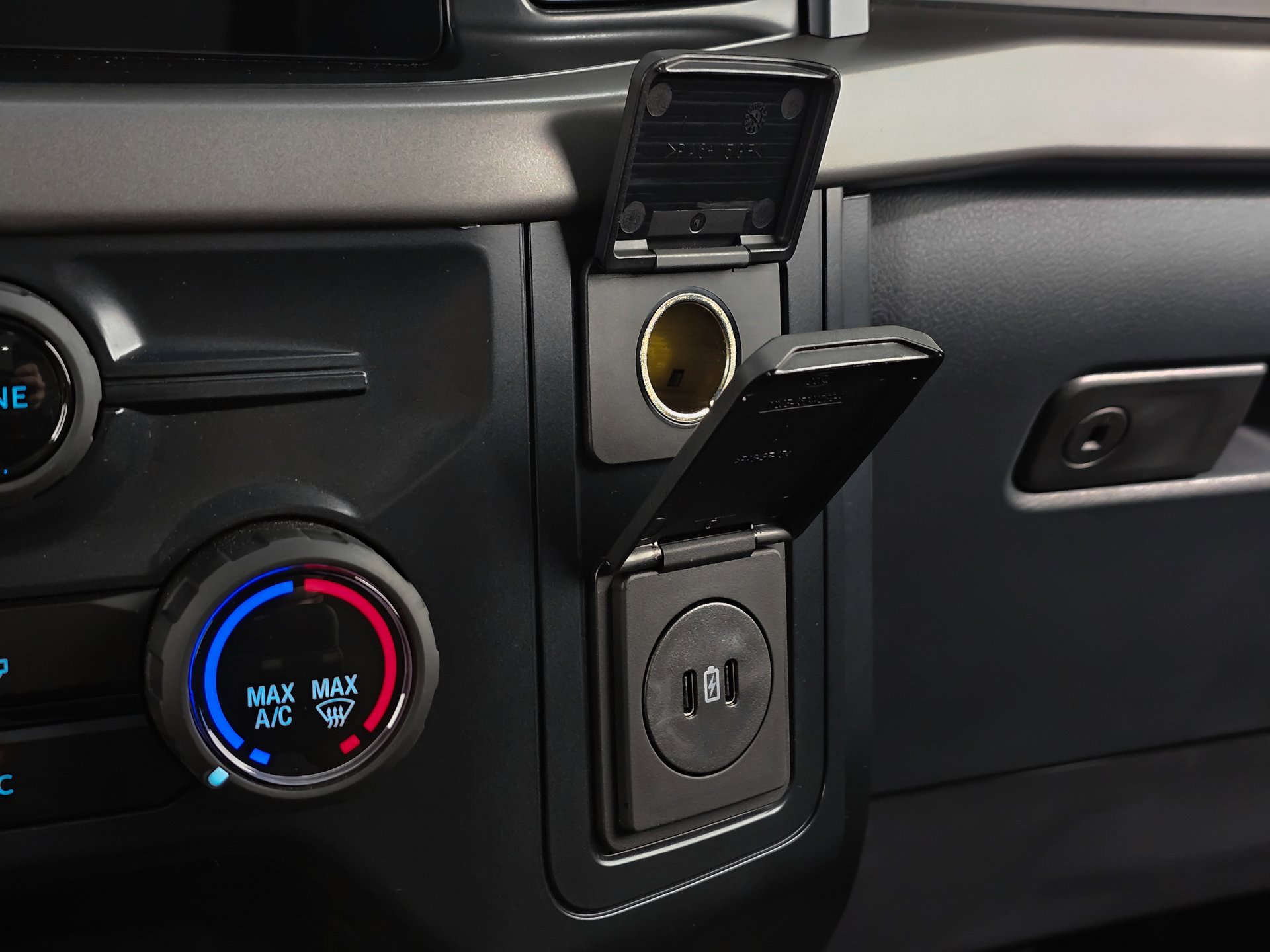 Used 2025 Ford F150 XL image 38